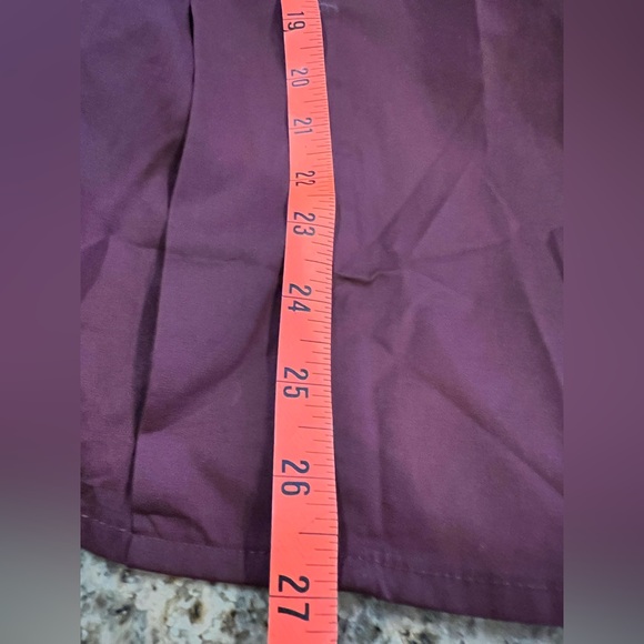 CoMMENSE Oversized Button Down Shirt
COLOR - Burgundy, Size XL NWT - Picture 5 of 7